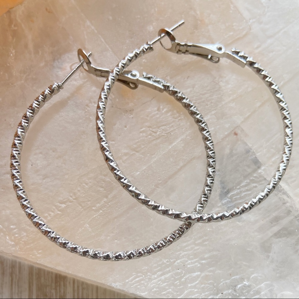 Twisted cable skinny Medium size hoops/earrings/bohemian/classic - Picture 2 of 6